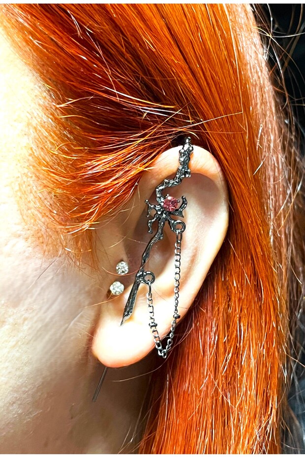 أقراط قوطية على شكل قزم - 1