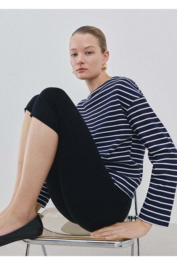 Kayık yakalı çizgili sweatshirt - 7