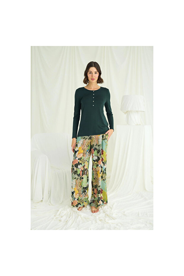 Flower and Leaf Patterned Pajama Set - 2