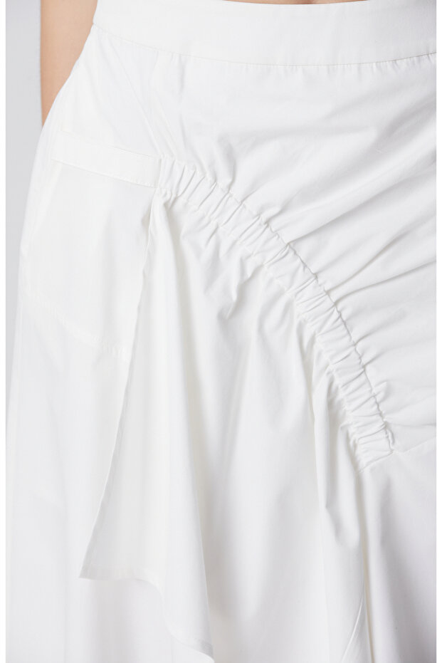 Beyaz Asimetrik Drapeli Etek - 6