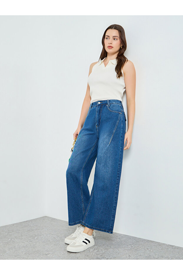 Women Blue High Rise Relaxed Fit Jeans