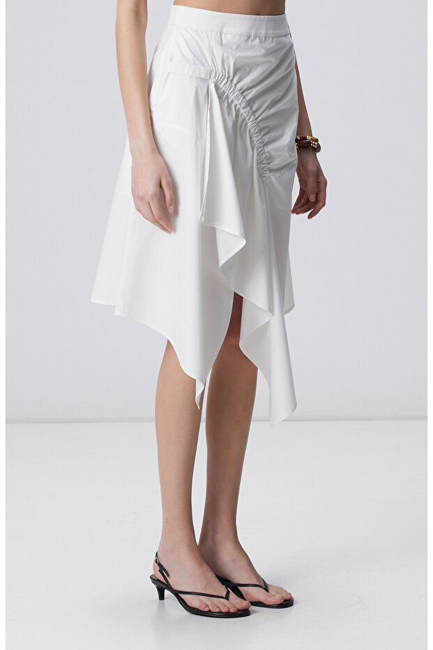 Beyaz Asimetrik Drapeli Etek - 4