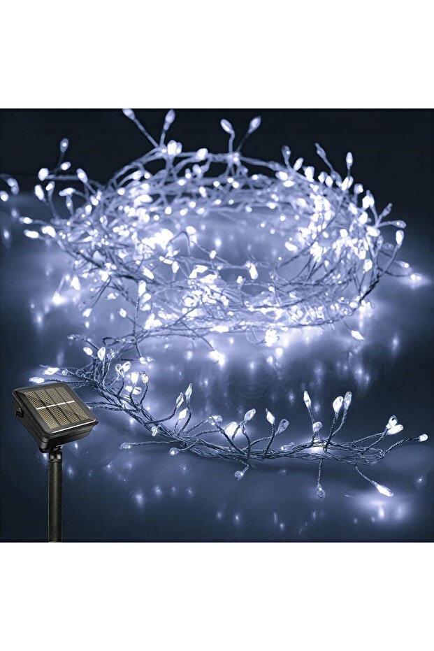 سلسلة إضاءة LED بيضاء تعمل بالطاقة الشمسية بطول 6 أمتار و200 مصباح LED، مناسبة للاستخدام الخارجي، بتصميم يشبه الألعاب النارية، مع 8 أوضاع إضاءة.