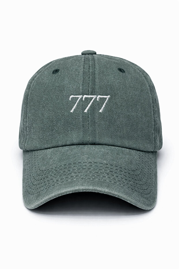 777 قبعة كلاسيكية مطرزة