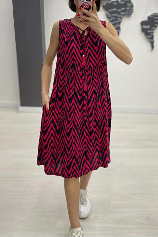 Women's Red V-Neck Patterned Side Pockets Loose Comfortable Cut Sleeveless Midi Dress