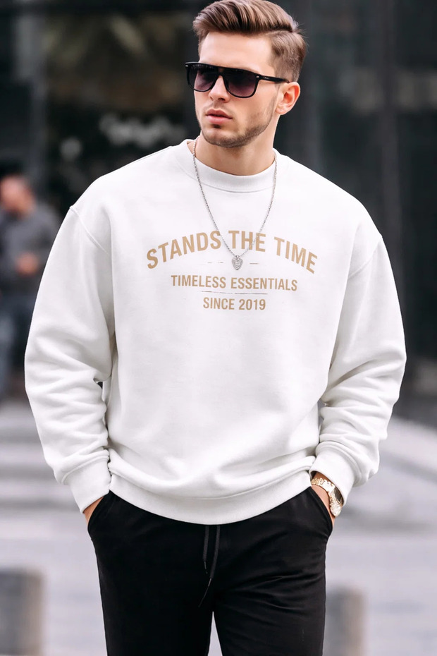 سويت شيرت رجالي مطبوع عليه Time بلون إكرو مريح