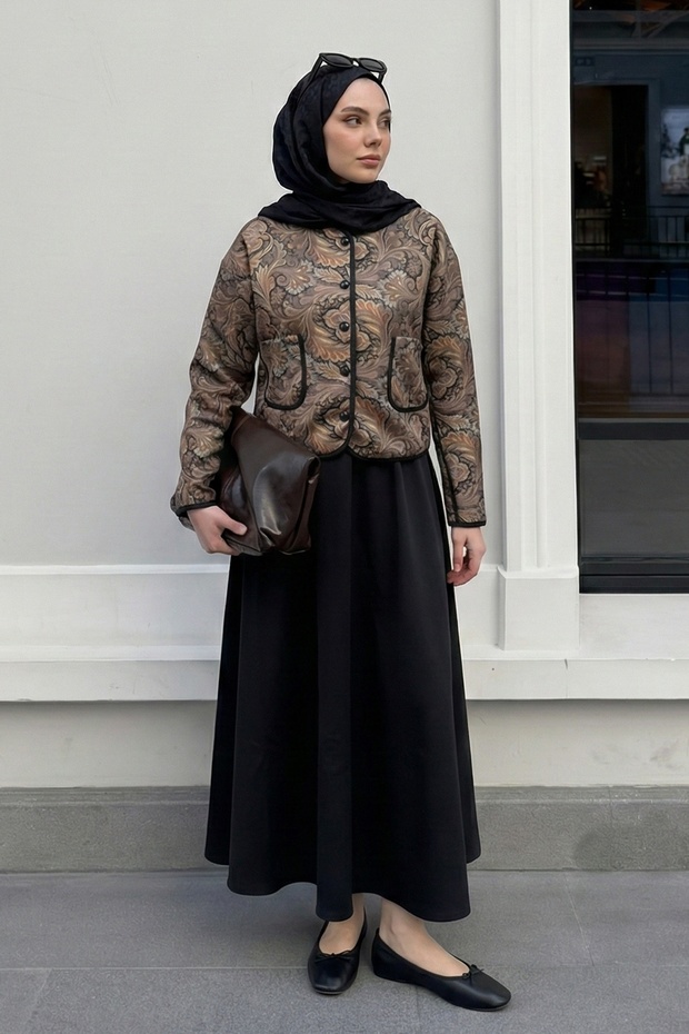 طقم تنورة وسترة بنمط الشال باللون الأسود - 1