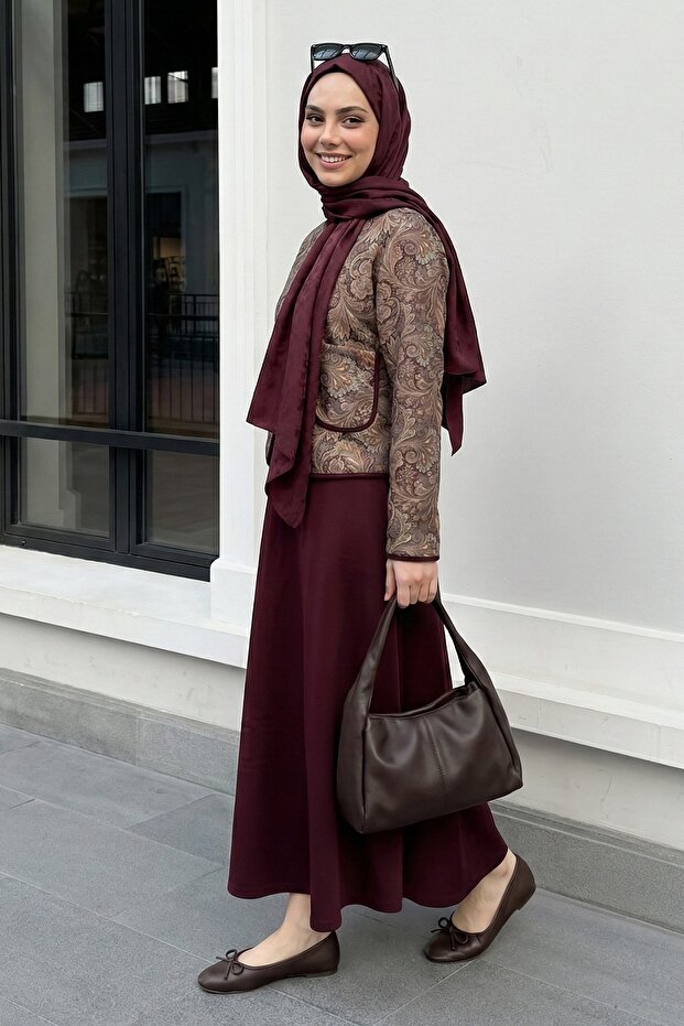 طقم شال بنمط مميز مع تنورة كاكي - 2