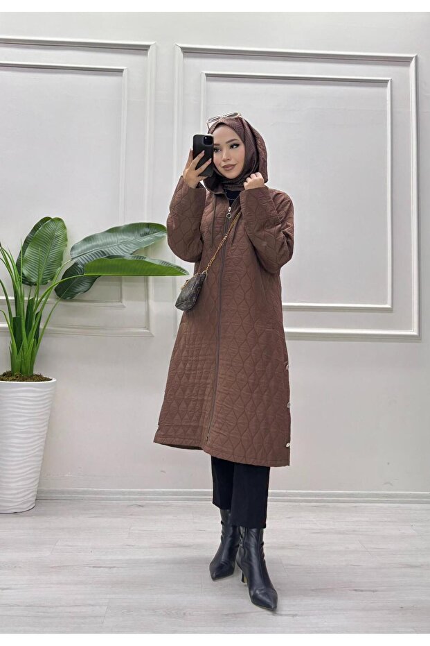 YANDAN DÜĞMELİ KAPİTONE KAP - 2