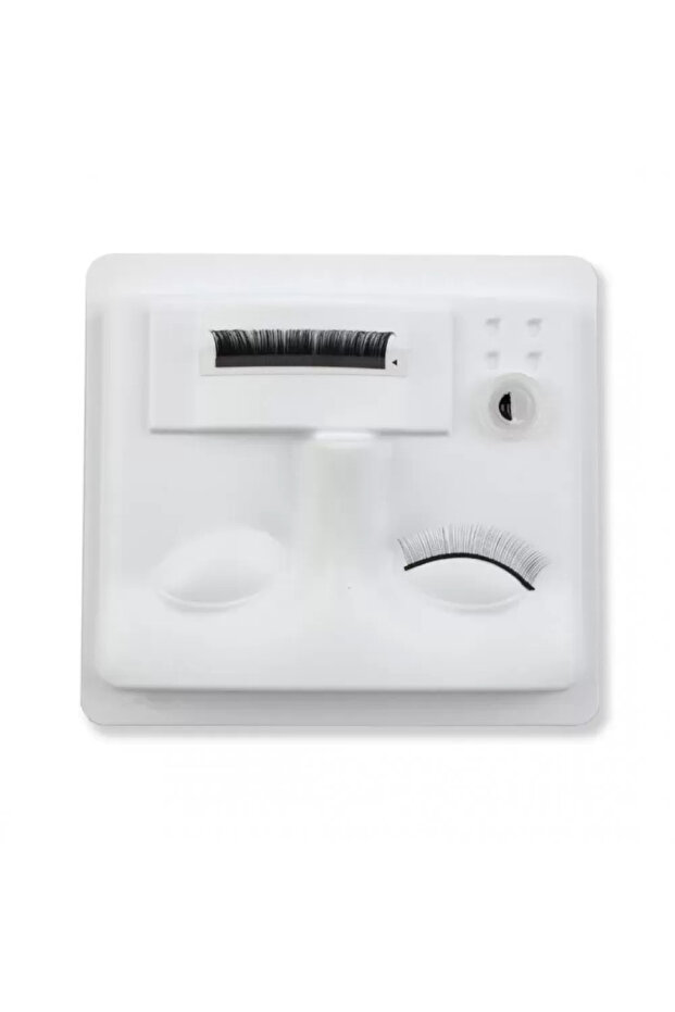 Fata pentru practica extensii gene - 1