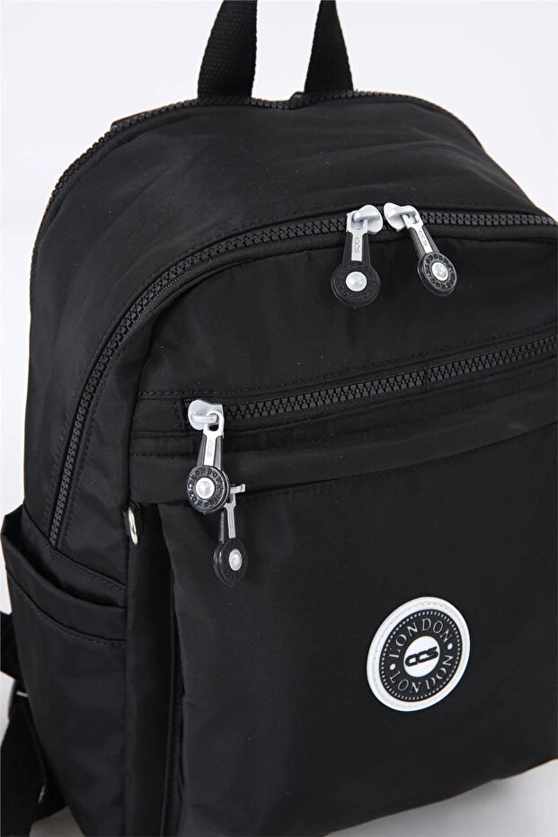 حقيبة ظهر سوداء خفيفة الوزن متوسطة الحجم 17618 - 3