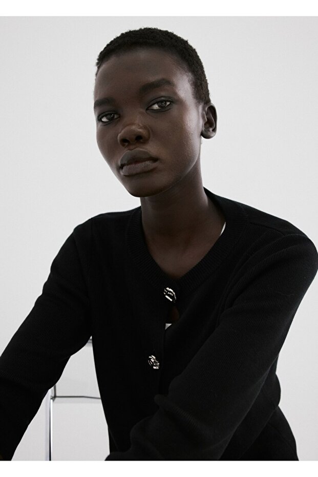 Mücevher düğmeli triko hırka - 1