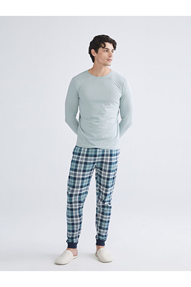Esvab • Modern & Distinctive Standard Fit Checkered Embroidered Men's Pajama Bottoms