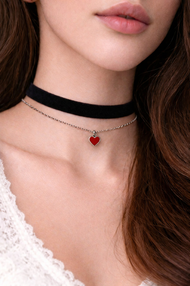 Scarlet Charm Velvet Choker & Heart Pendant