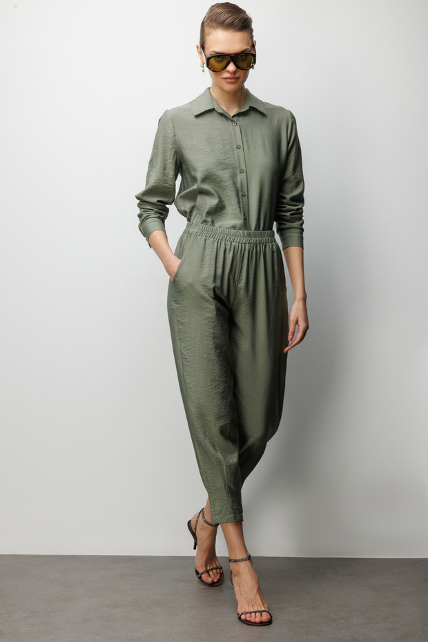 بنطلون رياضي بجيوب مخيطة على الأرجل - 3