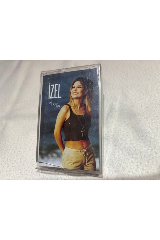 Izel - a Little Love