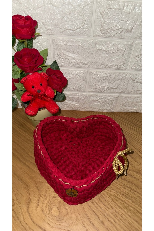 Special for Valentine's Day, Combed Cotton Yarn Hand Knitted Romantic Gift Red Heart Basket - Decorative Organizer