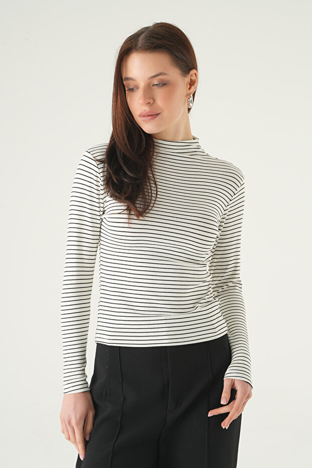 8374A Ριγέ Μπλούζα Μισόλαιμο Λευκό - 2