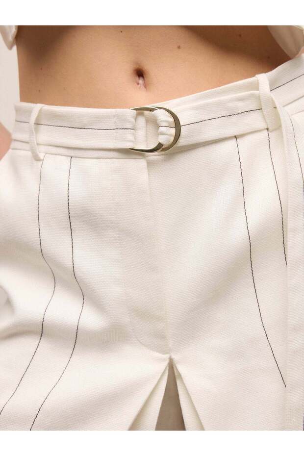 Kontrast Dikişli Beyaz Şort - 6