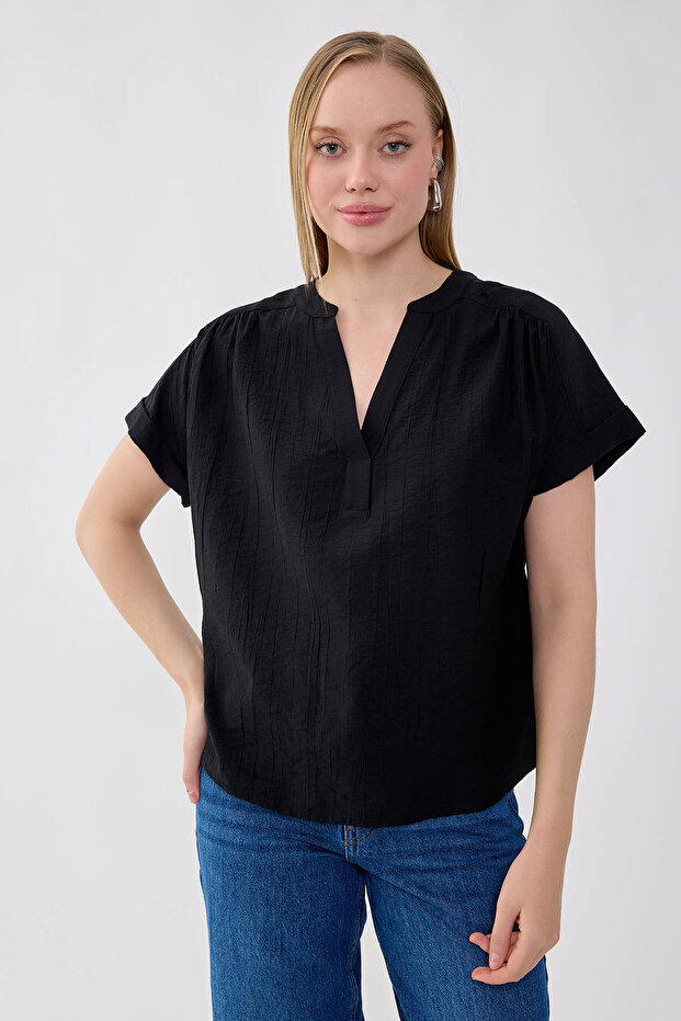 V-Neck Crinkle Fabric Blouse