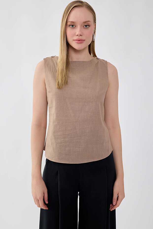 بلوزة من الكتان والفسكوز بأزرار على الكتف - 1