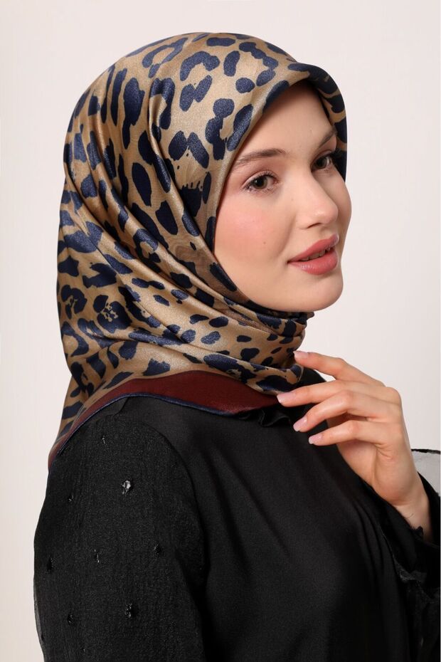 Leopard Pattern Sparkling Crystal Scarf - 1