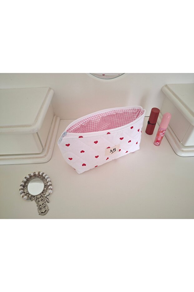 حقيبة أقلام صغيرة بنمط قلب أحمر - 1