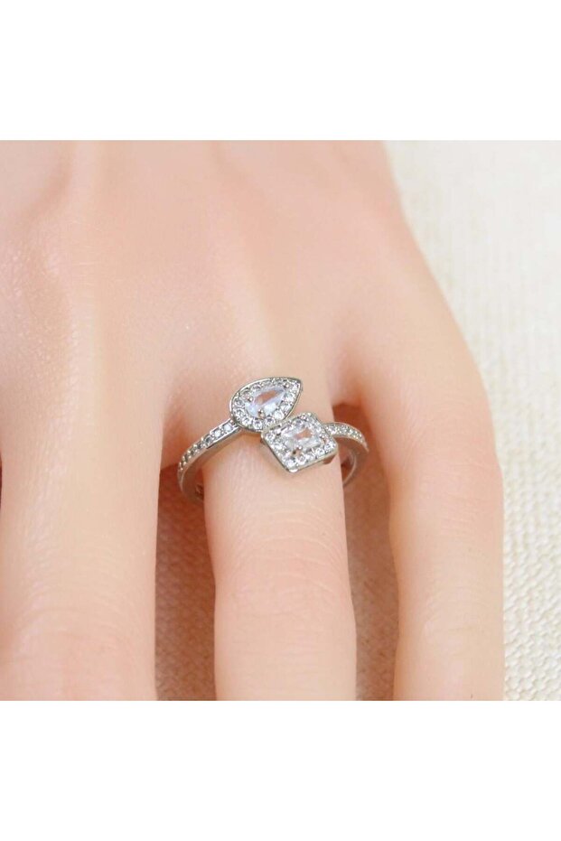 Gold alternative ring, glow touch - size: The ring comes open at the back to fit all sizes.