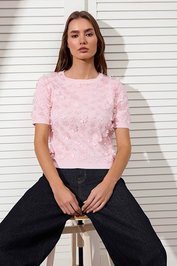 Pembe Üç Boyutlu Çiçek Detaylı ve Tüllü Triko Bluz TWOSS26BZ00128 - 3