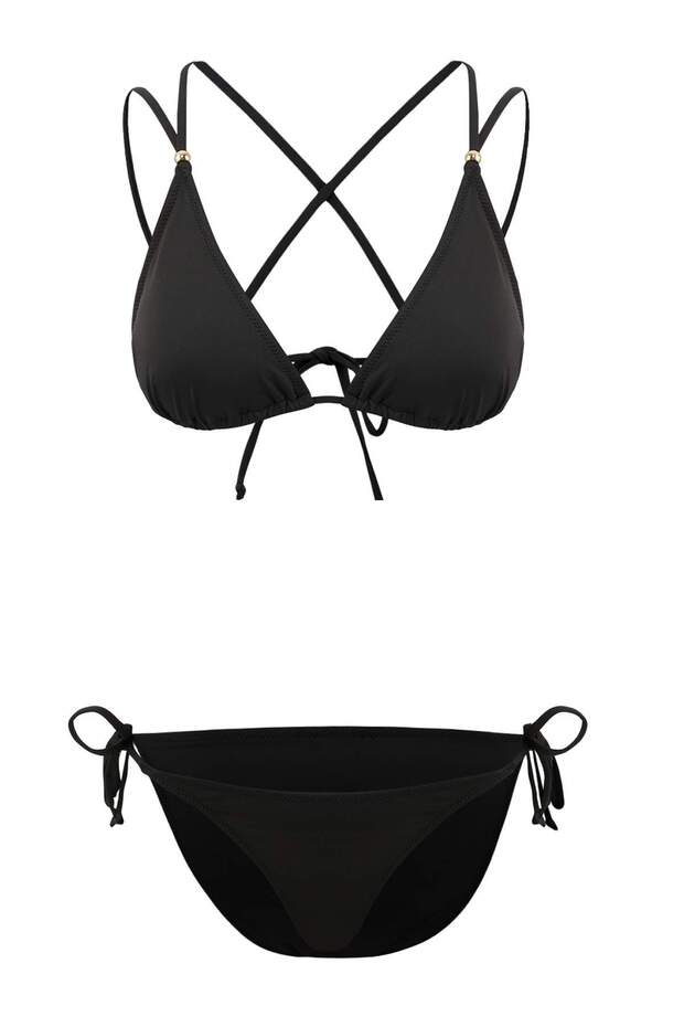 Siyah Üçgen Kaplı Aksesuarlı Düşük Bel Regular Bikini Takımı TBESS26BT00048 - 3