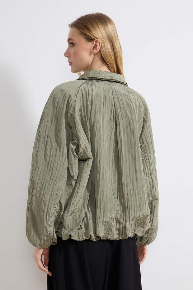 Açık Haki İnce Dolgulu Dokulu Oversize Bomber Mont TWOSS26MO00007 - 4