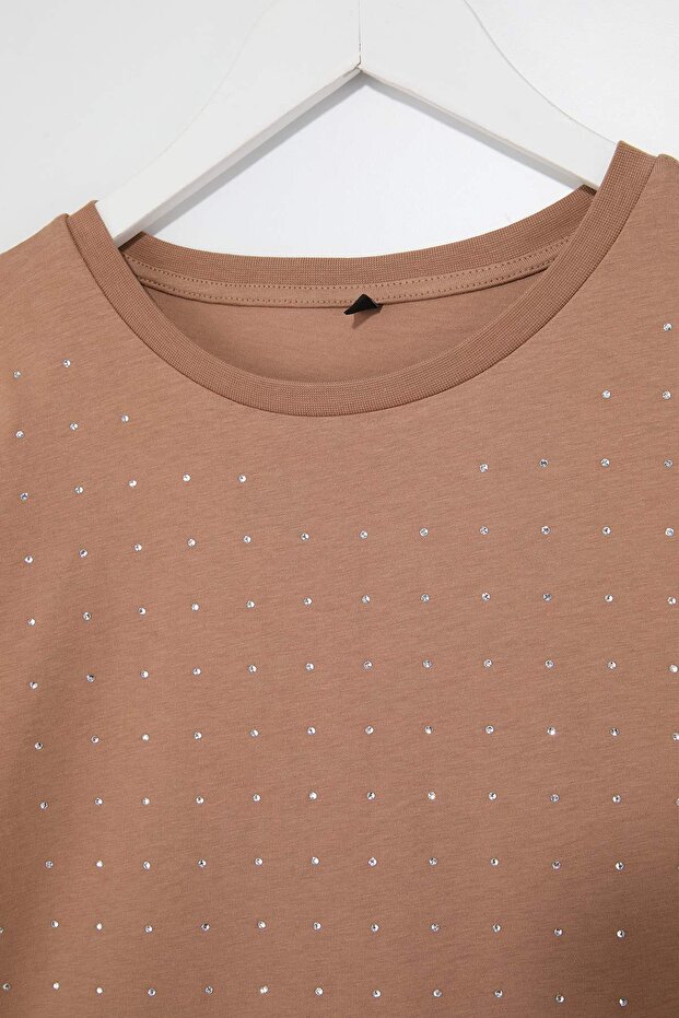 Kahverengi Taşlı Örme Büyük Beden Tshirt TBBSS25BF00042 - 5