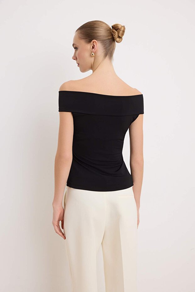 Siyah Gül Detaylı Fitted/Vucuda Oturan Esnek Örme Bluz TWOSS25BZ00041 - 4