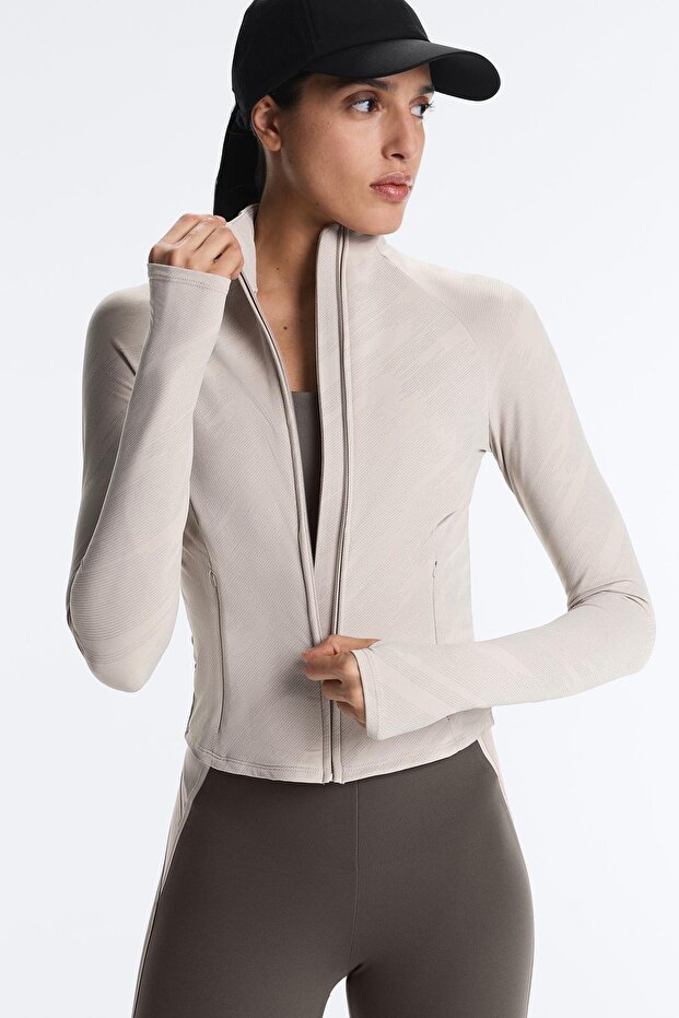 سترة تقنية عاكسة خفيفة ودافئة - 4