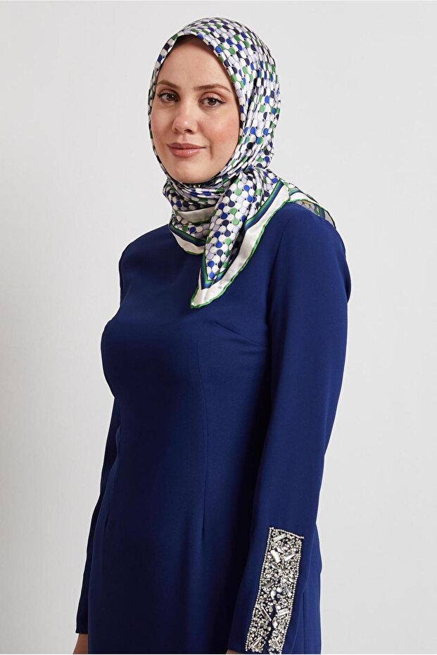 ألفينا وشاح منقوش 8524
