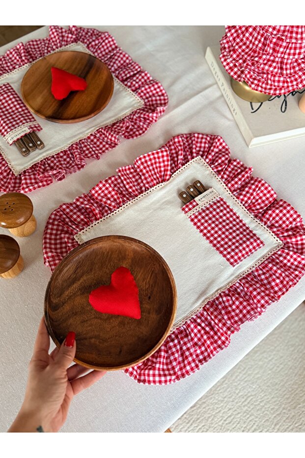 4-Piece Mia Pocketed Raw Linen Checkered Ruffle Detailed American Tablecloth/Placemat