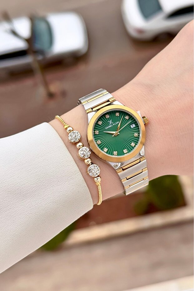 30 mm Women's Wrist Watch and Bracelet with Green Dial Gold Gray Color Adjustable Strap