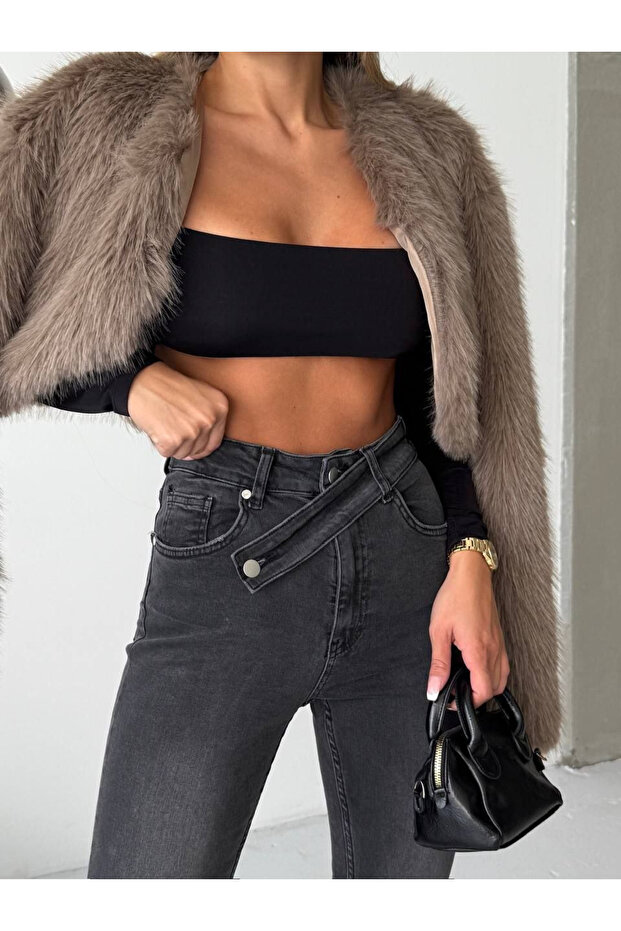 Women's High Waist Asymmetrical Belt Detailed Spanish Flare Jeans