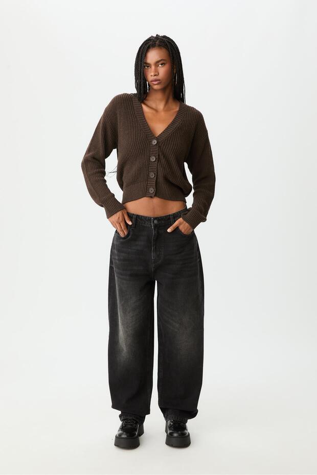 Düğmeli triko hırka - 1