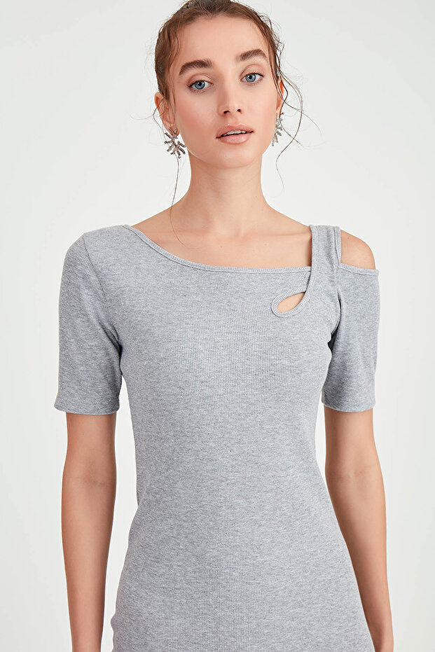 Omuz Detaylı Uzun Örme Elbise - 2