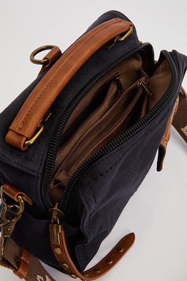 حقيبة يد سوداء بحزام مزدوج - 3