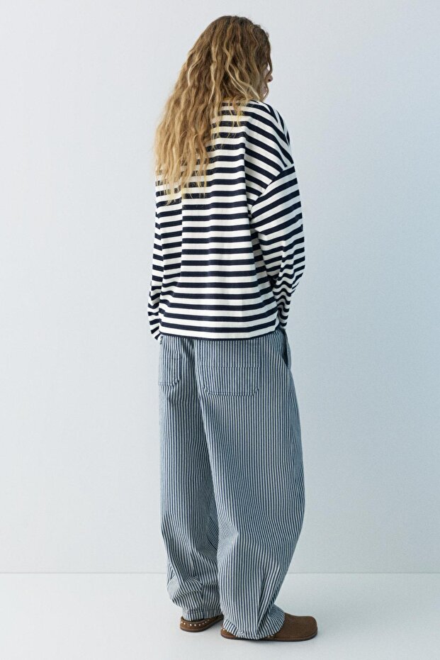 Kontrast işlemeli çizgili t-shirt - 6