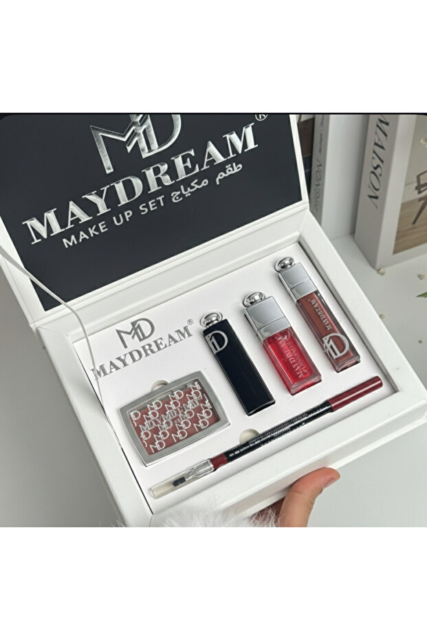 طقم الشفاه الملكي من ماركه MAY DREAM