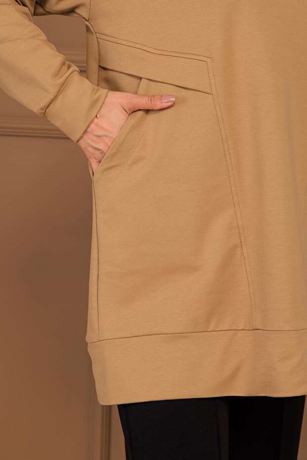 High Collar Pocket Sweatshirt with Writing - 4