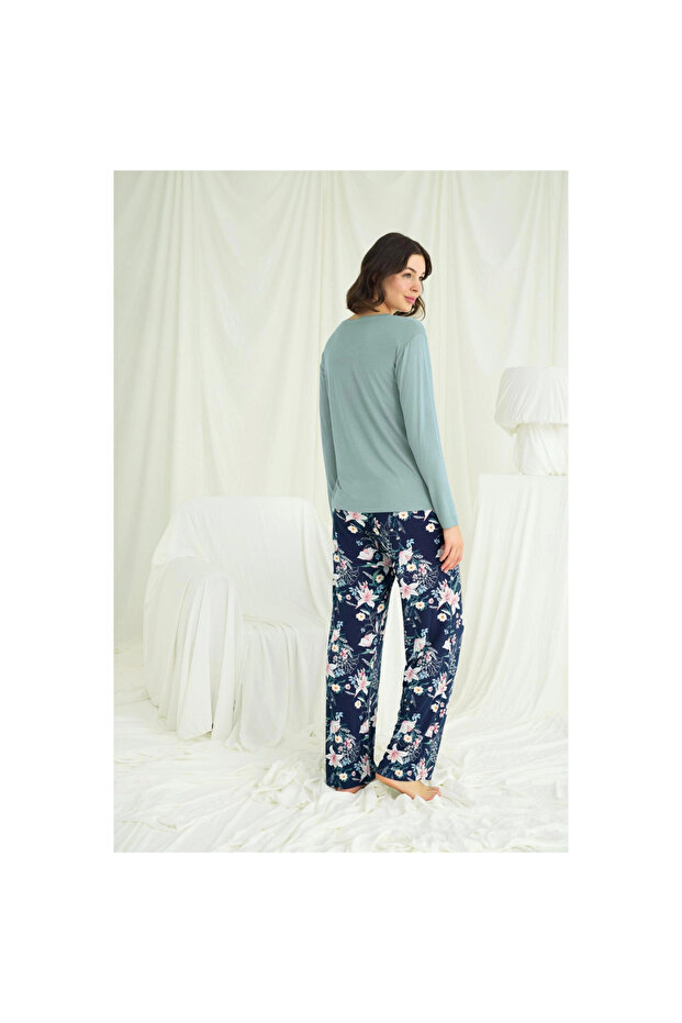 طقم بيجامة مطبوعة بنمط الزهور والأوراق - 5