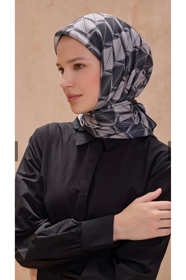 وشاح ناعم فاخر بنمط هندسي