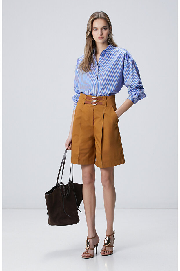 Camel Beli Aksesuarlı Şort - 1