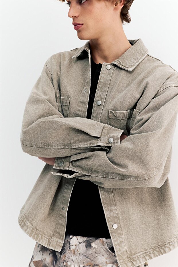 Soluk görünümlü jean gömlek - 6