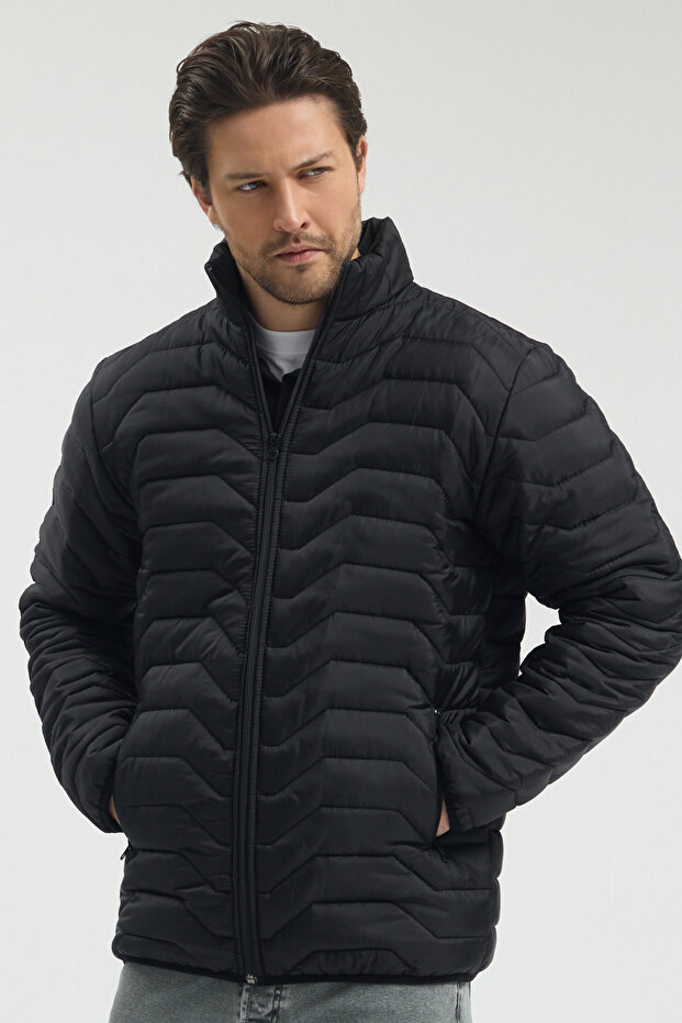 Men's Black Water and Windproof Regular Fit Pocketed Zippered Men's Coat