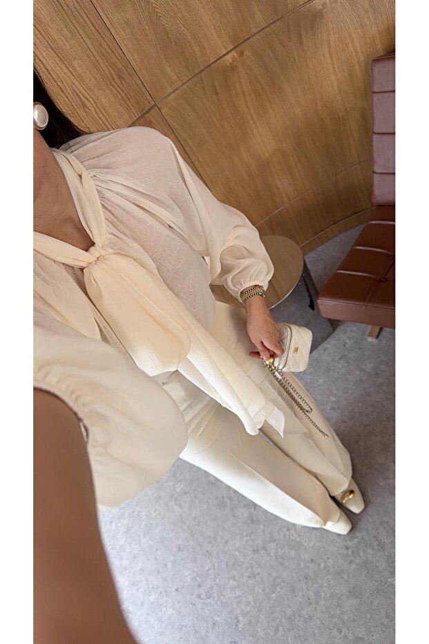 Μπλούζα εκρού με δέσιμο - 2